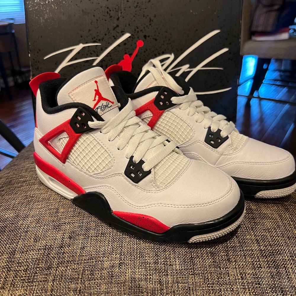 Jordan 4 Retro Red Cement Grade School Boys Size 5.5 with box